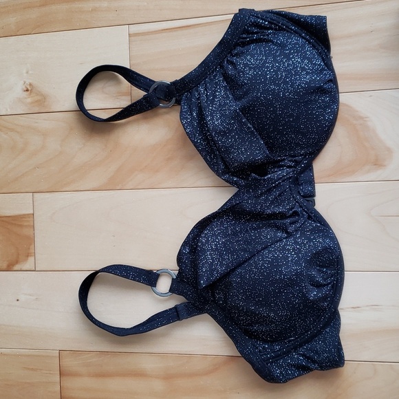 Simon Chang bikini 👙 - Picture 2 of 14